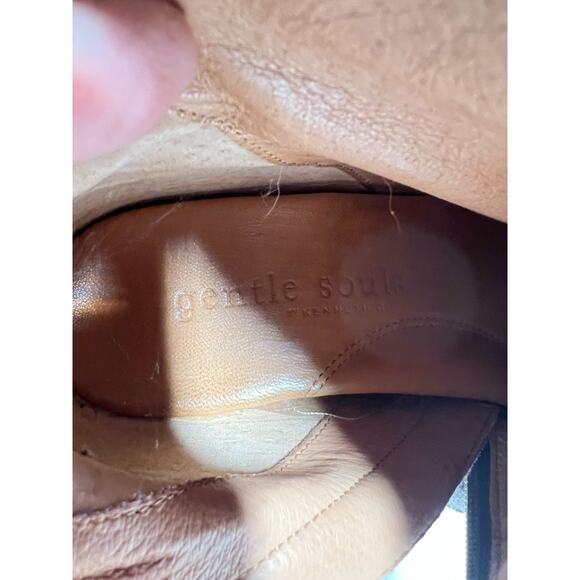 Gentle Souls Taupe Suede Birdie Hidden Wedge 1" Heel Inside Zip Buckle Boot 8.5 - Picture 6 of 7